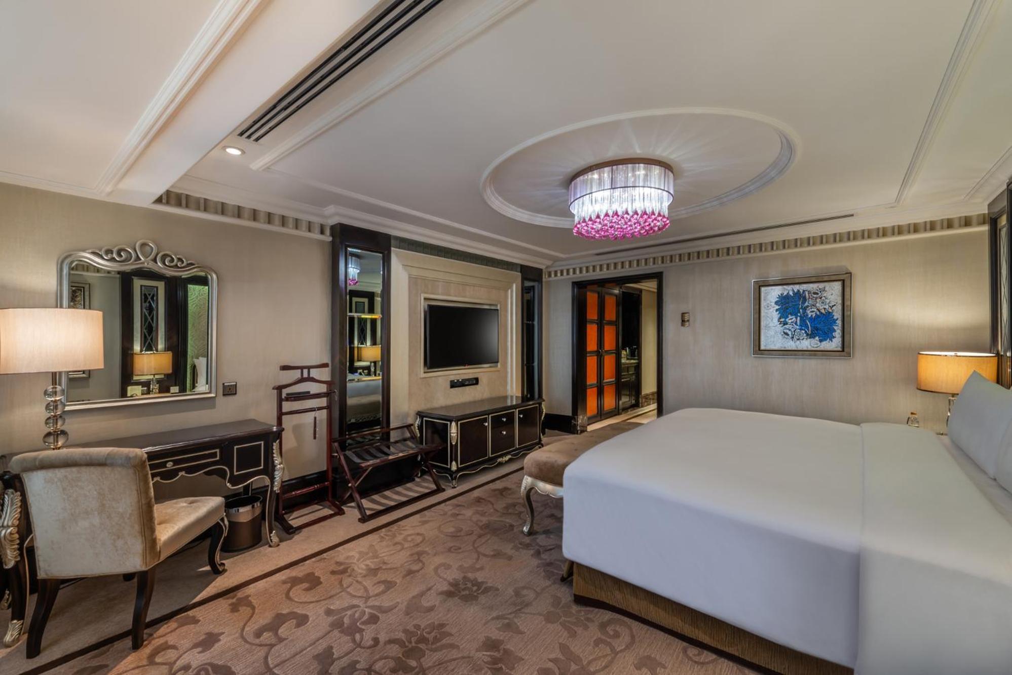 Narcissus Riyadh Hotel & Spa Exterior foto A bedroom in the hotel